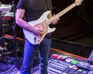 Dweezil Zappa